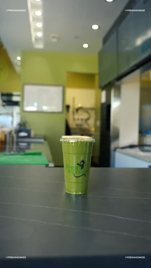 No time for lunch? We've got you🧋
Packed with protein and made with real ingredients, our shakes are built to keep you fueled and feeling your best all day long.