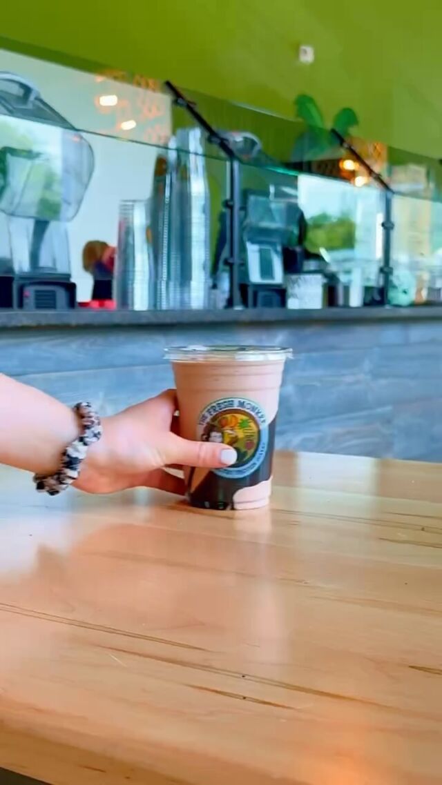Girls be like “I know a place” and take you here after the gym 🌴⛽️🙊

#smoothies #shakes #smoothie #shake #juicebar #proteinshakes #healthyshakes #wheyprotein #plantbasedprotein #veganprotein #cleaneating #proteinsmoothies #highprotein #proteinsupplements #supplements